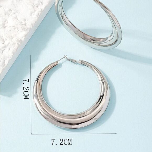 Minimalist silver color Hoop Earrings - Picture 4 of 12